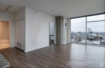 Building Photo - 1 bedroom in Chicago IL 60610