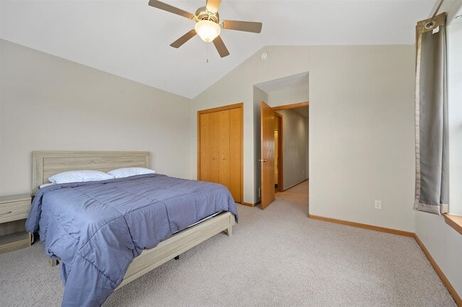 Building Photo - 77 N Park Ridge Rd