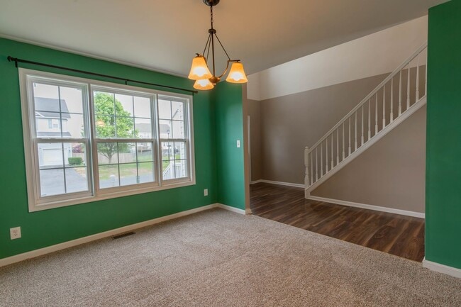 Building Photo - 3 Bed, 2.5 Bath, Single Family Home in Martinsburg, WV