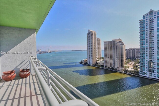 Primary Photo - 325 S Biscayne Blvd