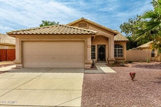 Building Photo - 7415 W Crest Ln