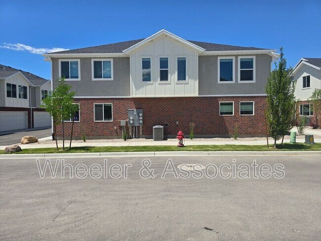 Building Photo - 444 W 1080 S