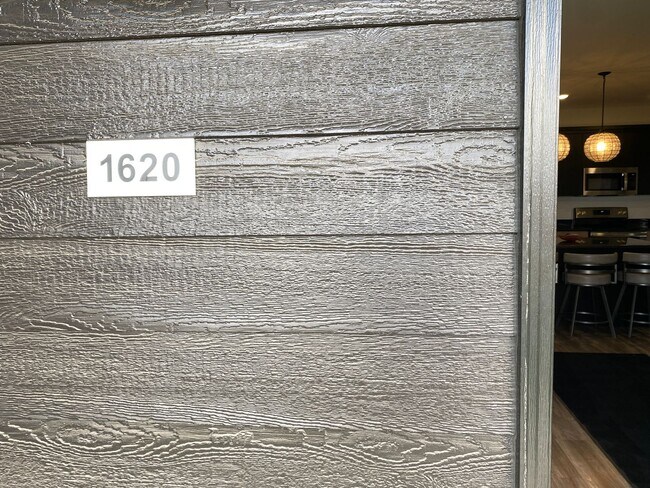 Primary Photo - 1620 Hubbard Wy