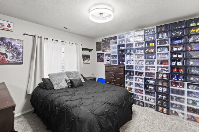 Building Photo - Bright & Spacious 4-Bedroom Home with Open-Concept Living, Fenced Yard & 2-Car Garage