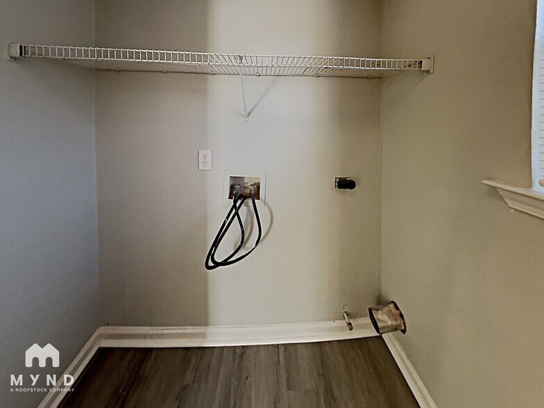 Building Photo - 2079 Sugar Creek Falls Ct