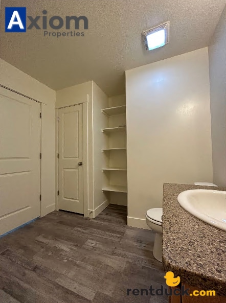 Building Photo - 1942 Brock-4