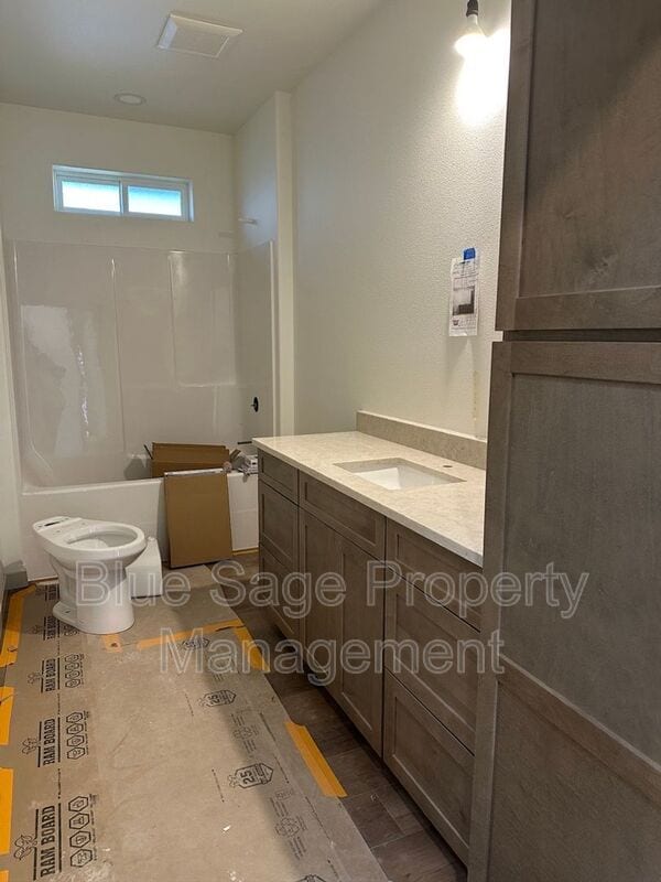 Building Photo - 865 W Hendrickson Rd