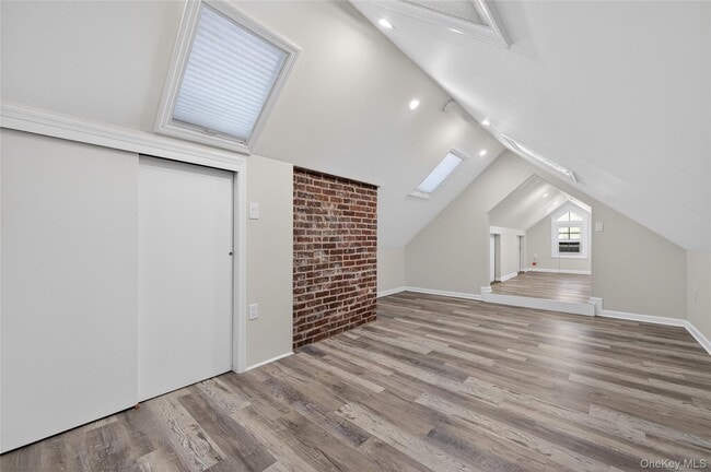 Building Photo - 108 La Rue Dr