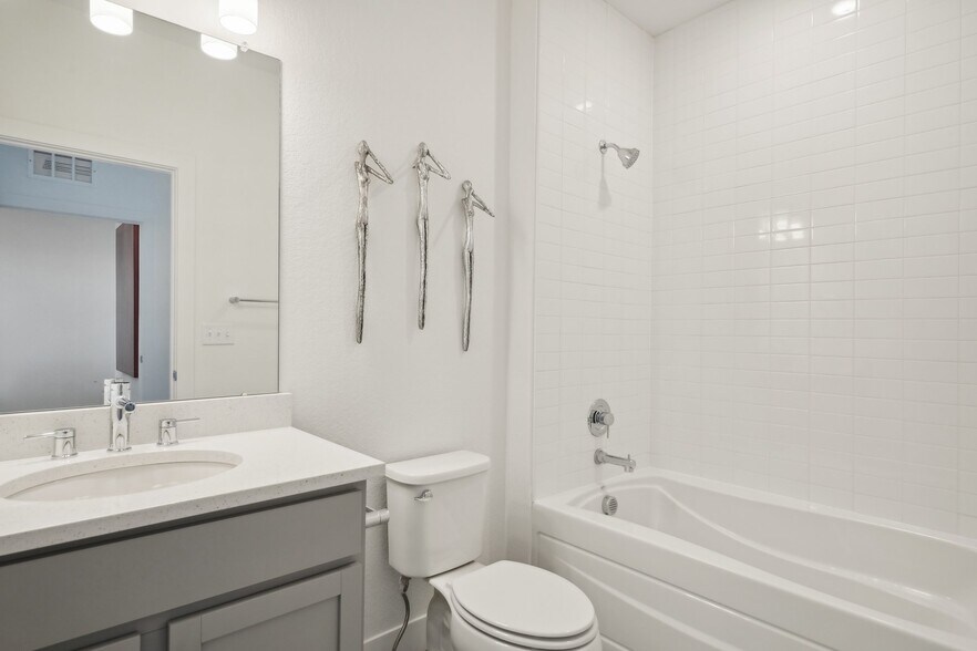 Private bath for 2nd bedroom - 3600 S Inca St