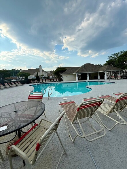 Building Photo - 531 Fox Creek Crossing