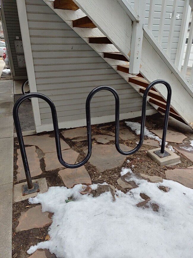 Building Photo - Cozy 1 Bed/1 Bath Victorian Style Complex ...