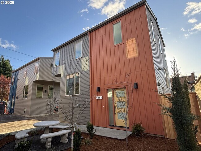 Building Photo - BRAND NEW stylish and modern Mt. Tabor stunner! Available Now!!