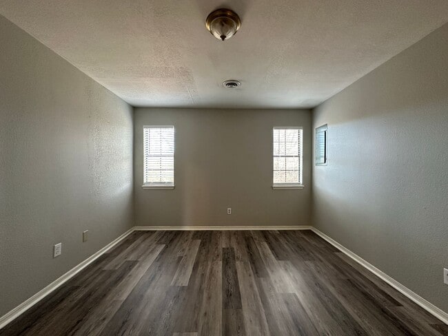 Building Photo - 35 Aberdeen Cir