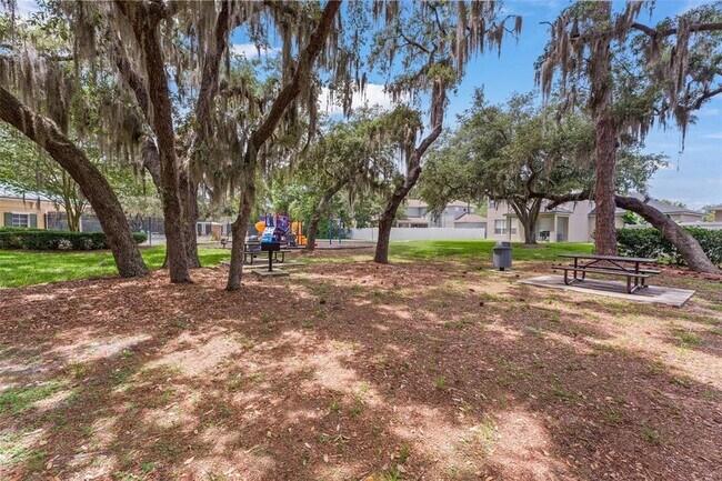 Building Photo - 8838 Abbotsbury Dr