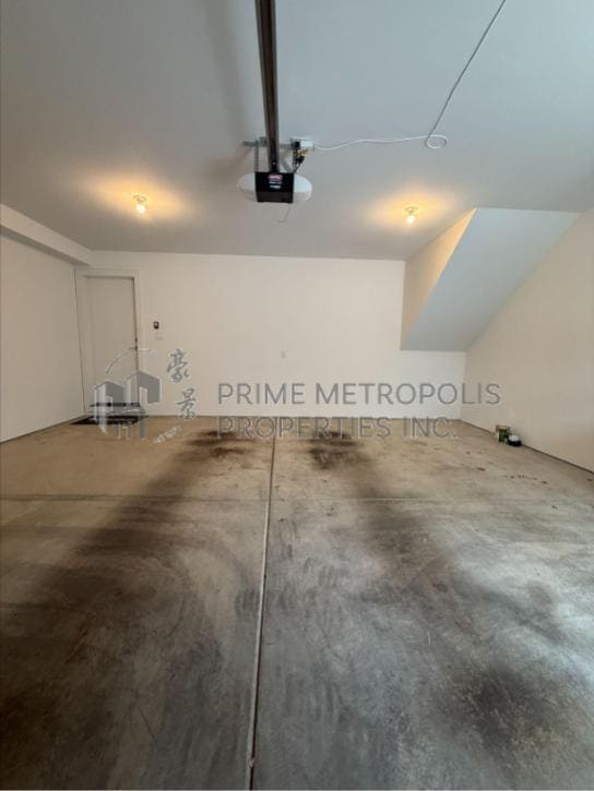 Building Photo - 2142 10th Ave W