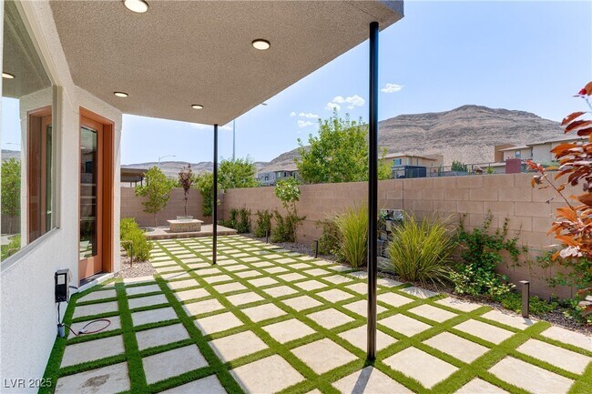 Building Photo - 6333 Redstone Hls Dr