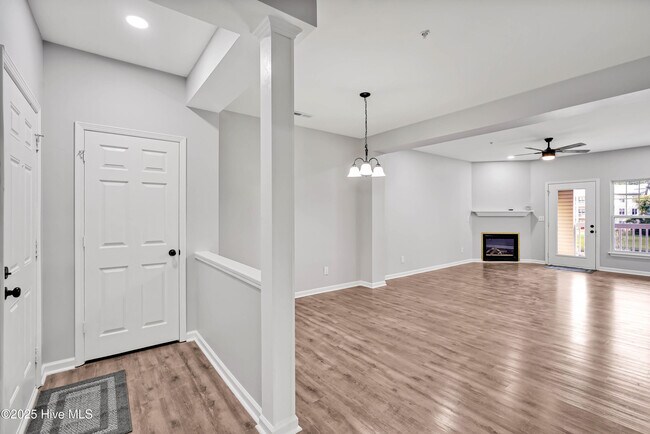 Building Photo - 4519 Sagedale Dr