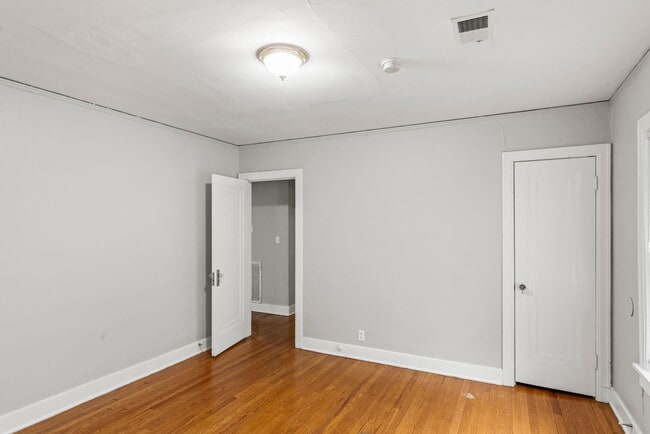 Building Photo - 5341 Holmes St