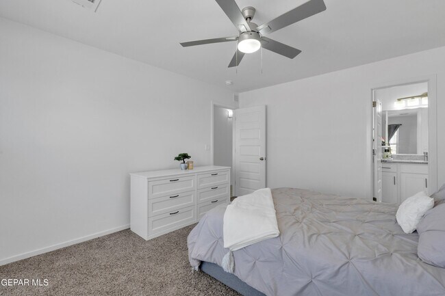 Building Photo - 805 P.º Tranquilo Pl