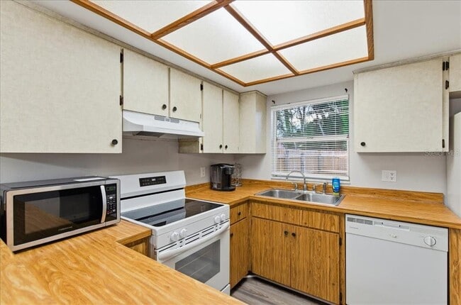 Building Photo - 5646 59th Way N