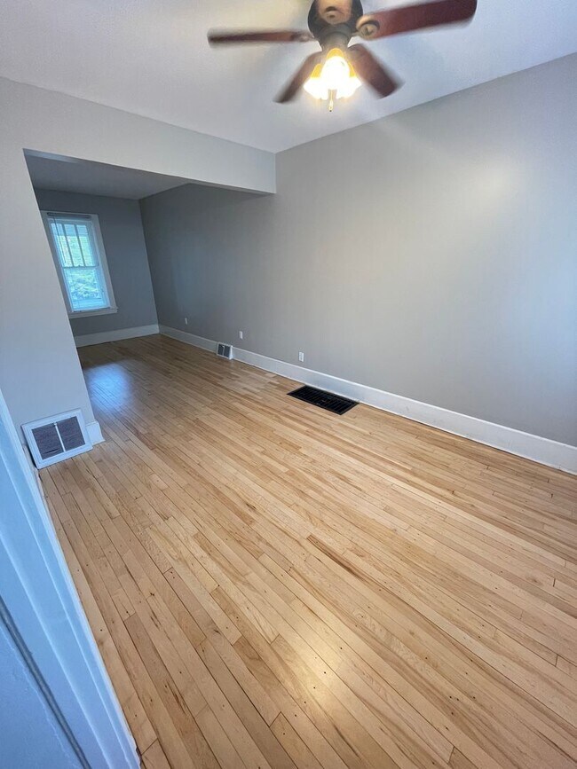 Building Photo - AVAILABLE NOW - 2 Bedroom, 1 Bath Brand ne...