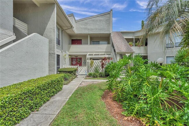 Building Photo - 425 Windrush Bay Dr