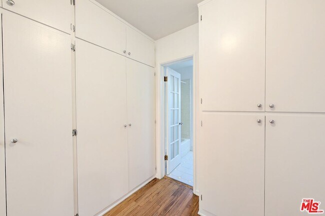 Building Photo - 224 Bicknell Ave