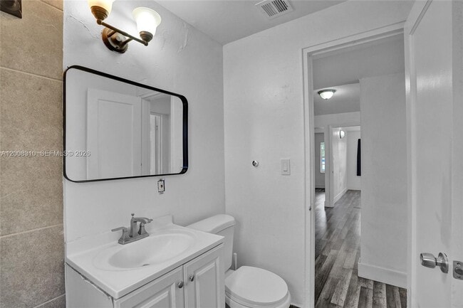 Building Photo - 2100 Service Rd