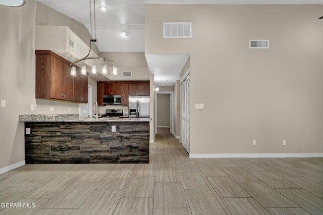 Building Photo - 11405 Marcos Lucero Pl