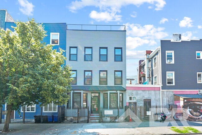 Building Photo - 236 Montrose Ave