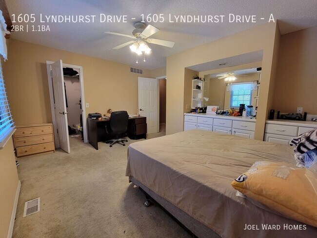 Building Photo - 1605 Lyndhurst Dr