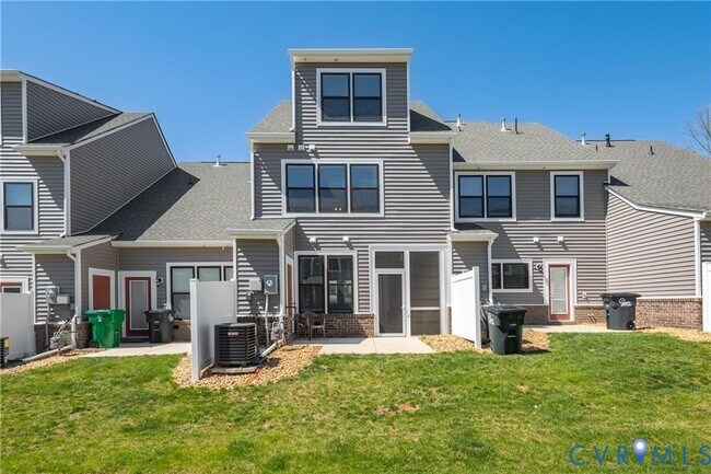 Building Photo - 12221 Dutch Elm Cir