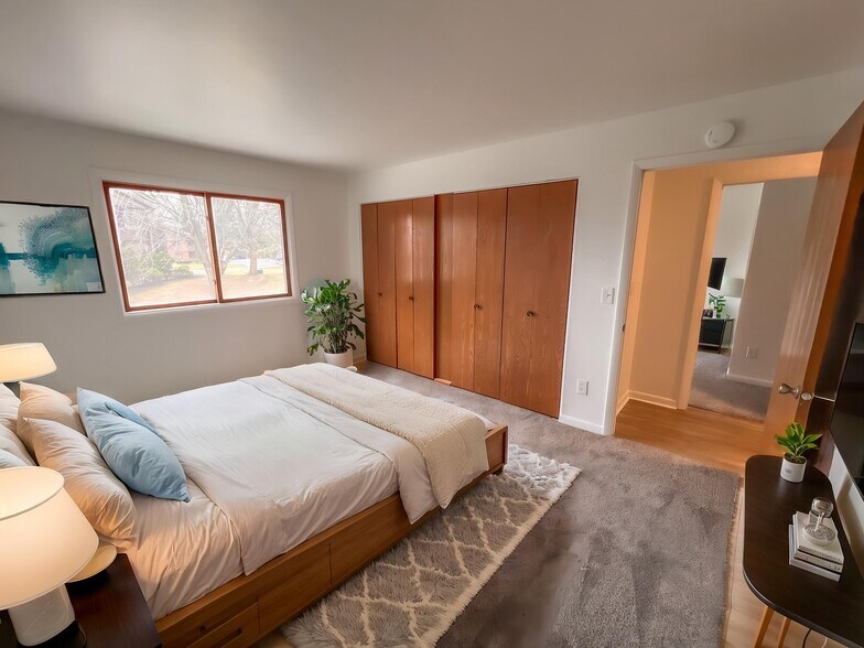 Building Photo - Woodhill Apartments