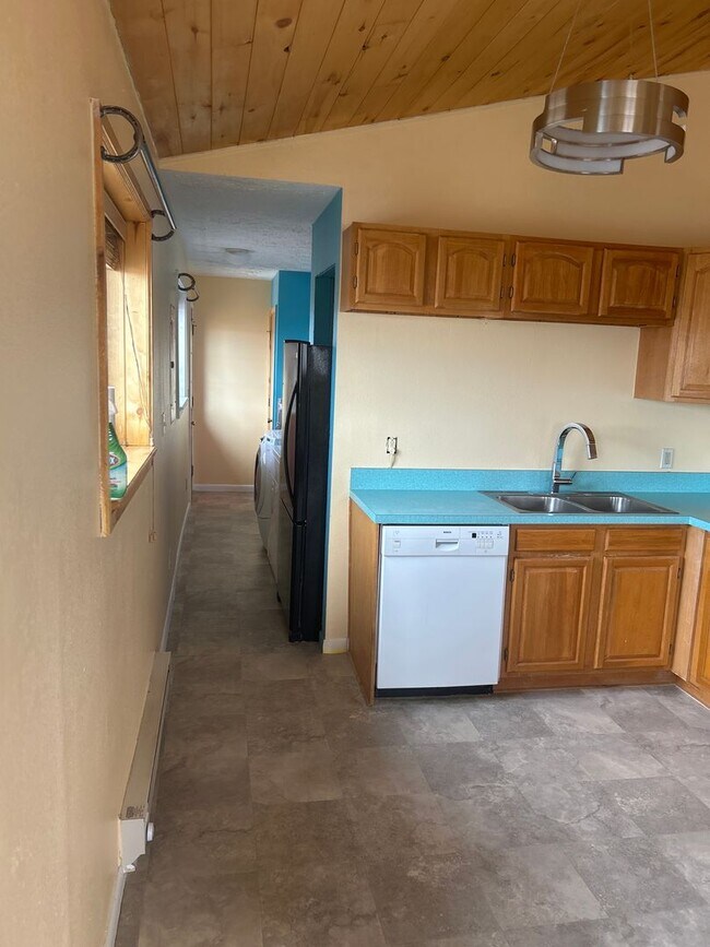 Building Photo - Calhan 3 bed, 2 bath house on 5.56 acres