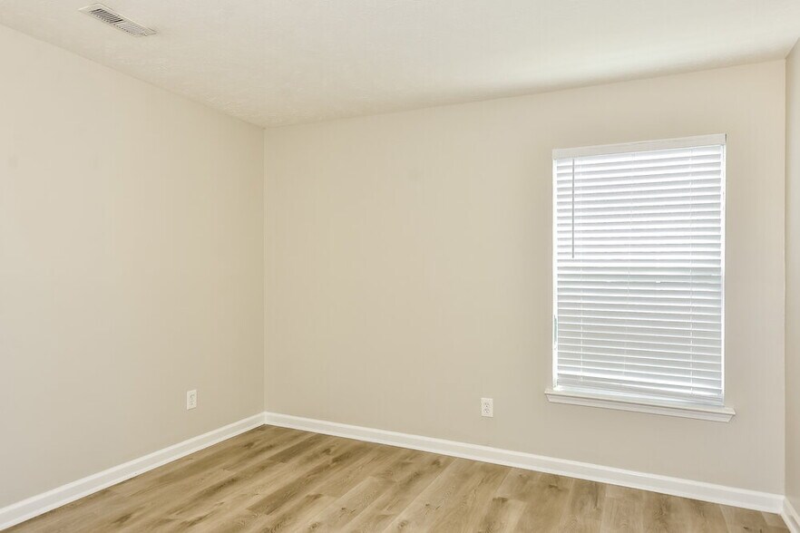 Building Photo - 441 Parrish Hill