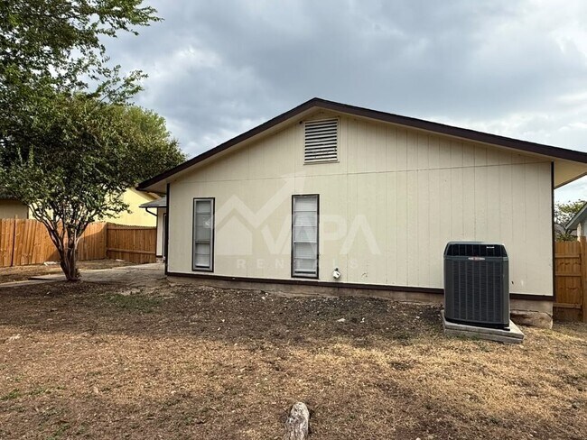 Building Photo - 6819 Laguna Norte