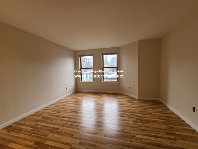 Building Photo - 30 Clark St