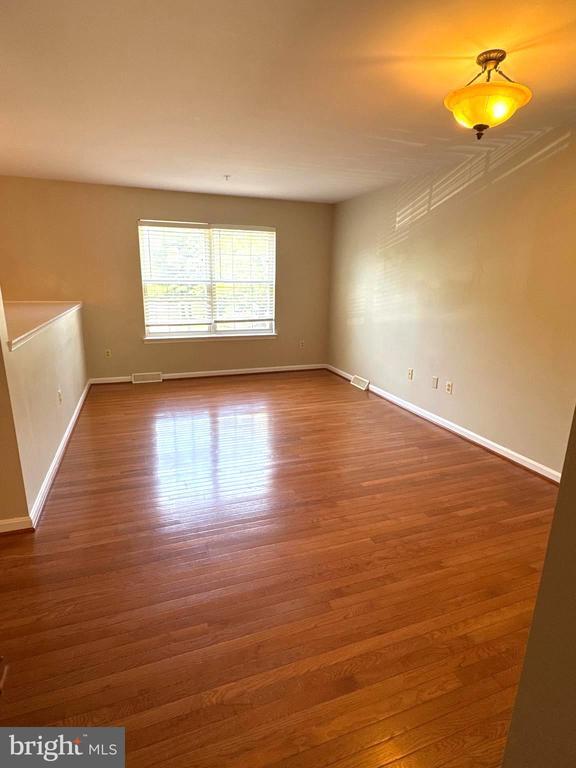 Building Photo - 674 Tram Way
