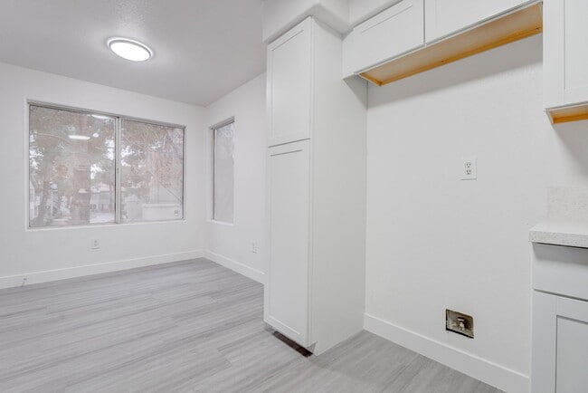 Building Photo - 3060 Tarpon