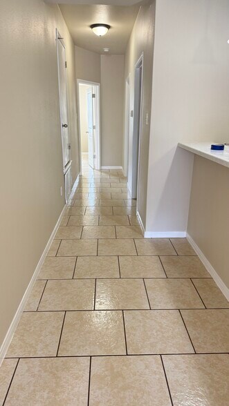 Building Photo - 4304 Ivory Ln