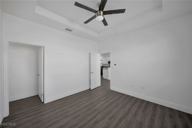 Building Photo - 275 SW 4th St