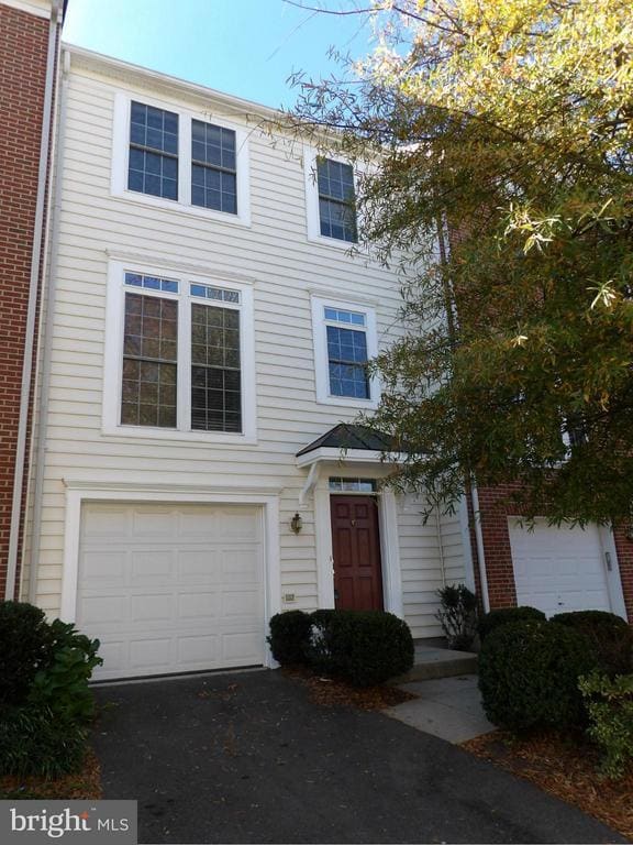 Building Photo - 4142 Fairfax Center Creek Dr