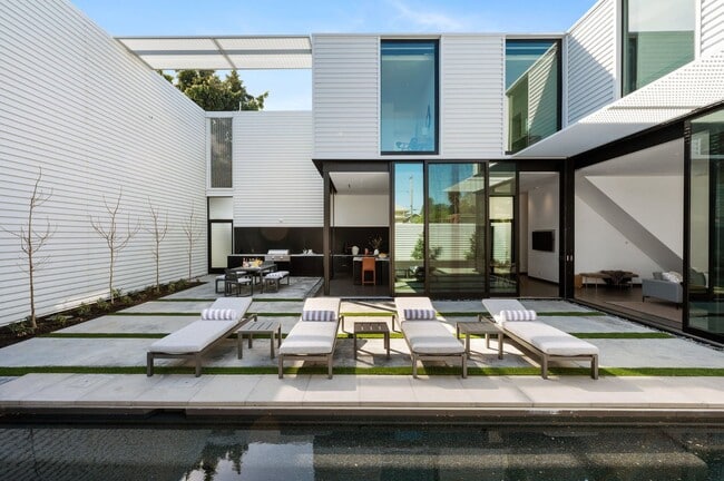 Building Photo - 214 Tucker St