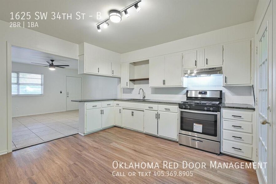 Building Photo - 1625 SW 34th St