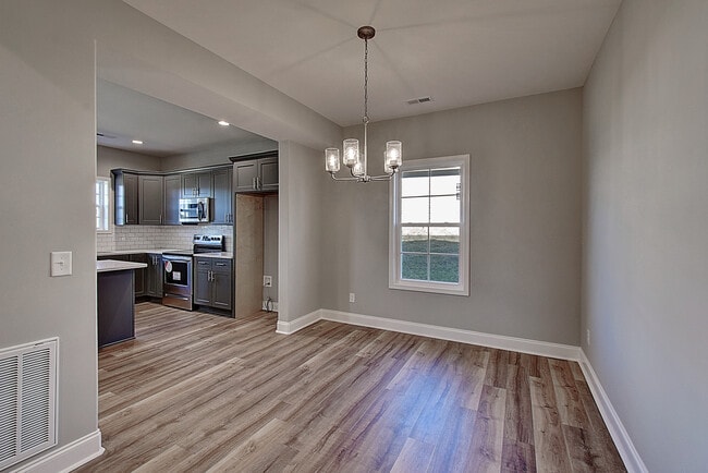 Building Photo - 330 Pauline Ingle Dr
