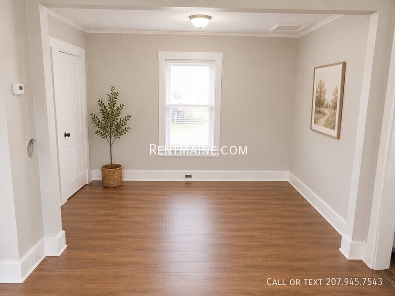 Building Photo - 58 Elm St