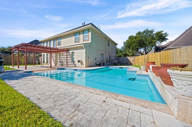Building Photo - 3202 Enclave Trail