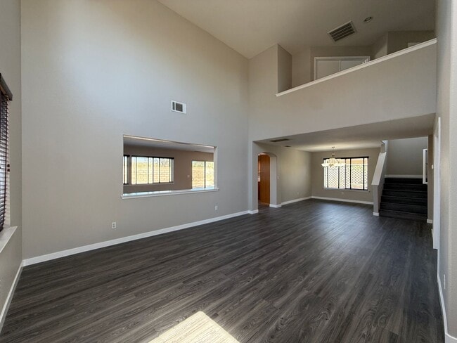 Building Photo - Beautiful River Oaks Large Two Story Home With Three Car Garage