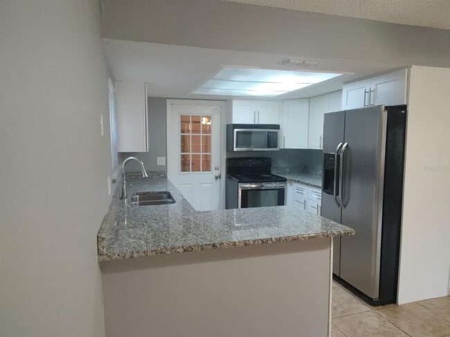 Building Photo - 664 Lake Dexter Cir