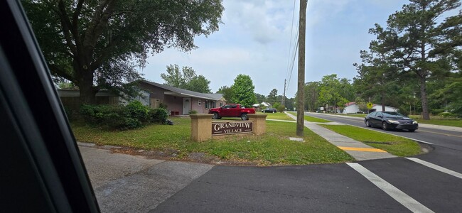 Building Photo - Single Family Home in Grandview